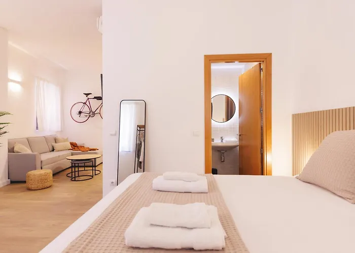 Bravissimo Portal Barca, Monthly *